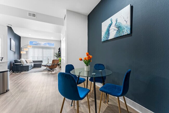 Photo - 310 N Malcolm X Blvd Unidad ID1055718P