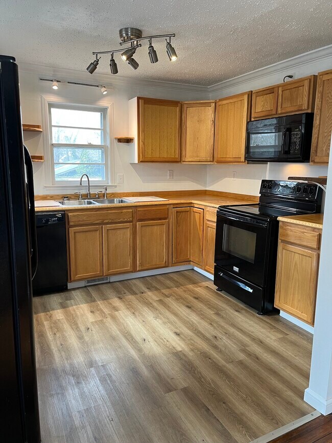 Photo - 134 Johnson St