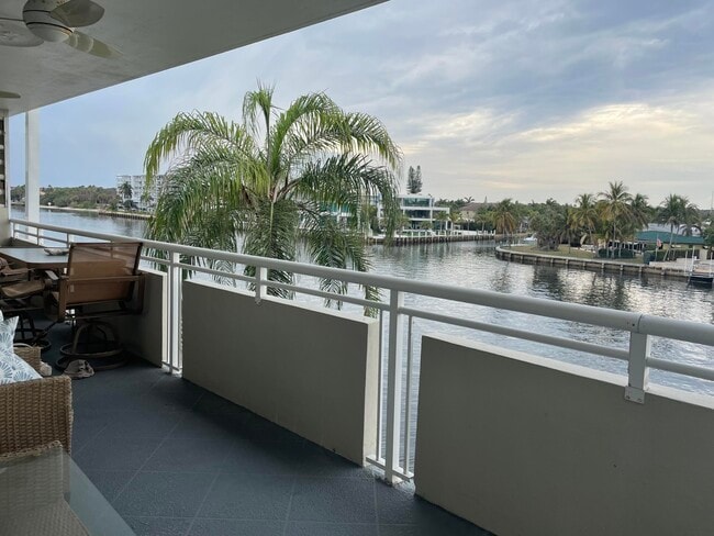 Photo - 1198 Hillsboro Mile Unit 302