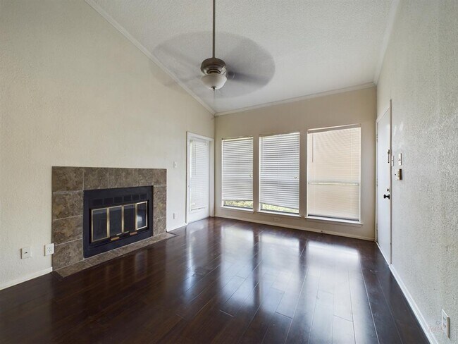 Photo - 807 W 25th St Unit 304