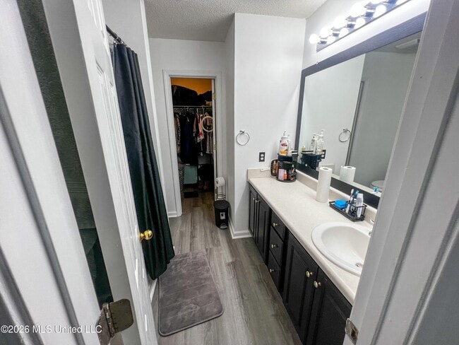 Photo - 13204 Warren Dr