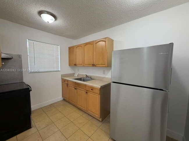 Building Photo - 1330 NE 127th St Unit 8