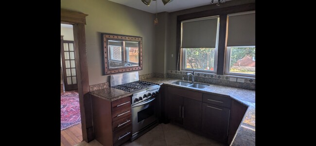 Photo - 208 Orchard Pl