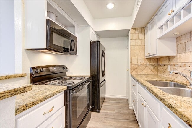 Photo - 10202 Forum Park Dr Unit 256