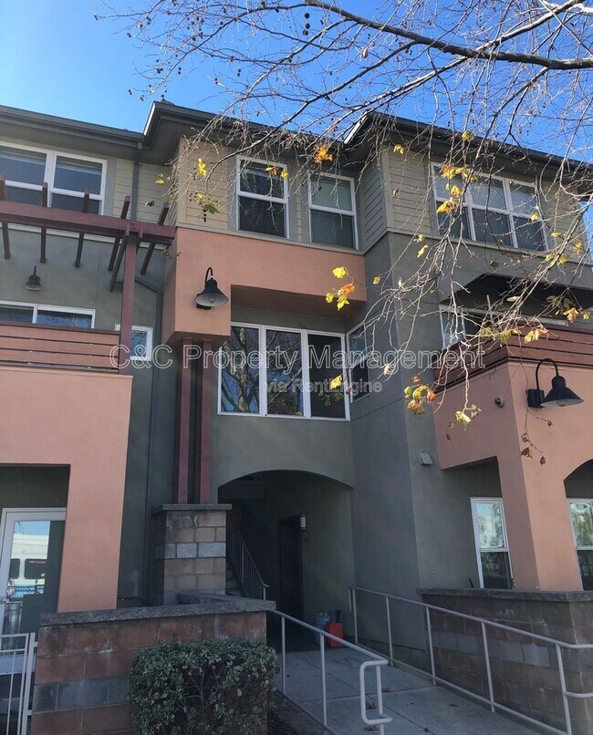 Building Photo - 1421 N First St Unit 203