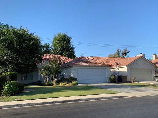 Photo - Beautiful Home Call 834-4202