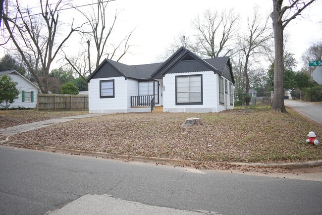 Photo - 221 N Sanders St Casa