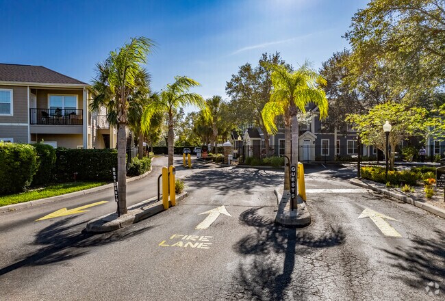 Entrada - Admirals Walk