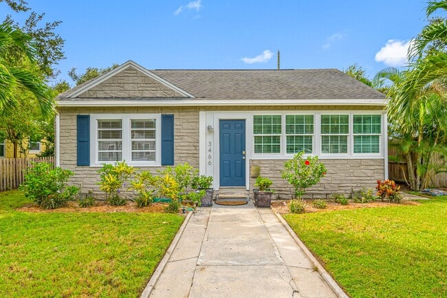 Building Photo - Central St. Pete 2 Bedroom 1 Bath Bungalow! Rental