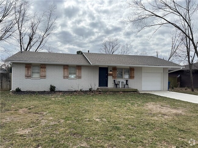 Building Photo - 2306 SE 9th St Rental