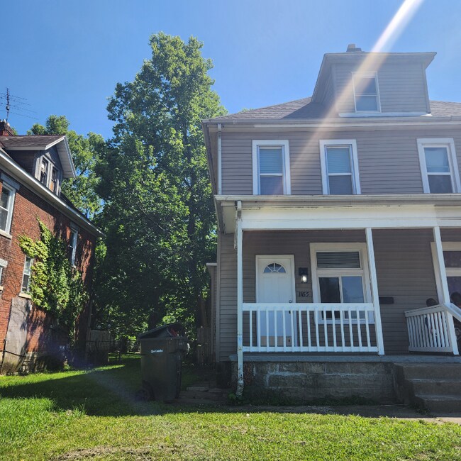 Building Photo - 1455 E Mound St Rental