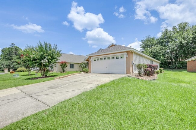 Photo - 1583 Applewood Way