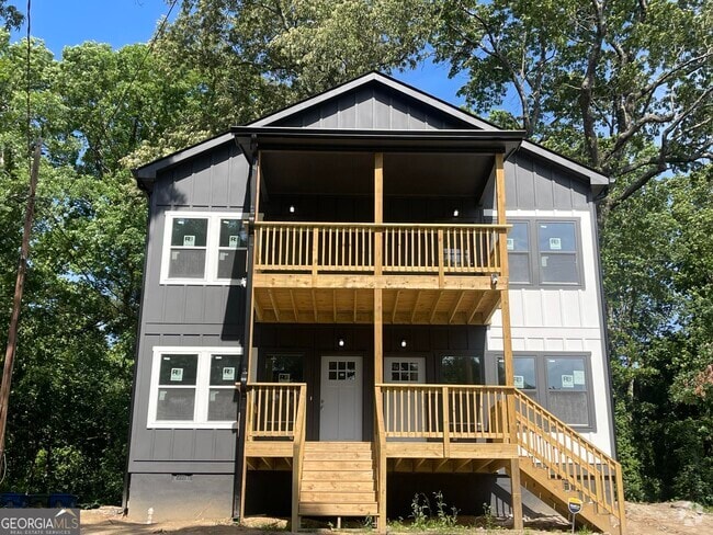 Building Photo - 215 Anderson Ave NW Rental
