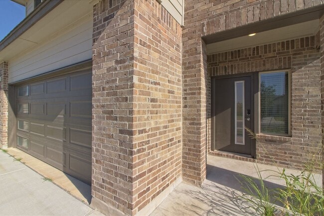 Photo - 425 Coda Xing Georgetown, TX 78633