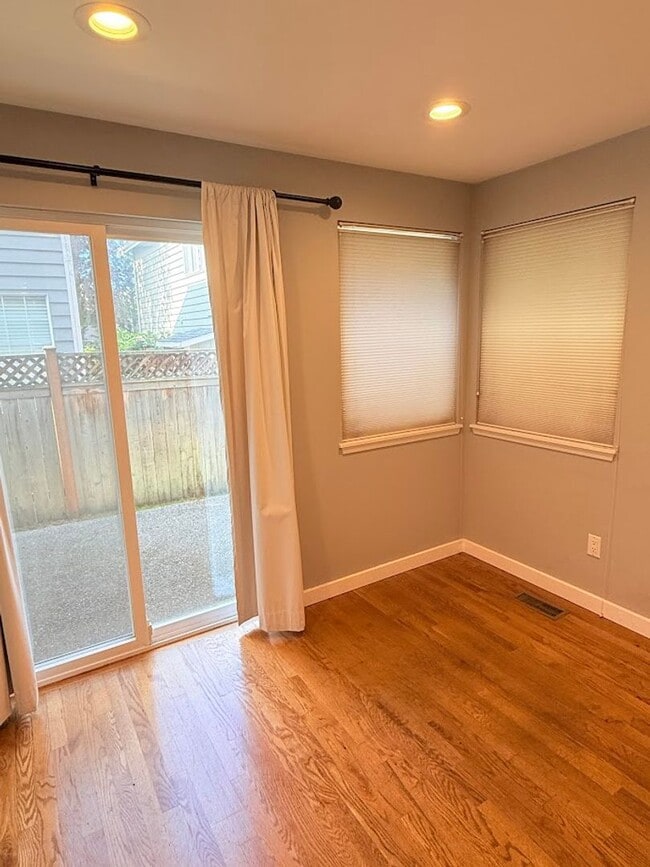 Photo - ? Charming 3BR/2.5BA Home in Kirkland, WA ?