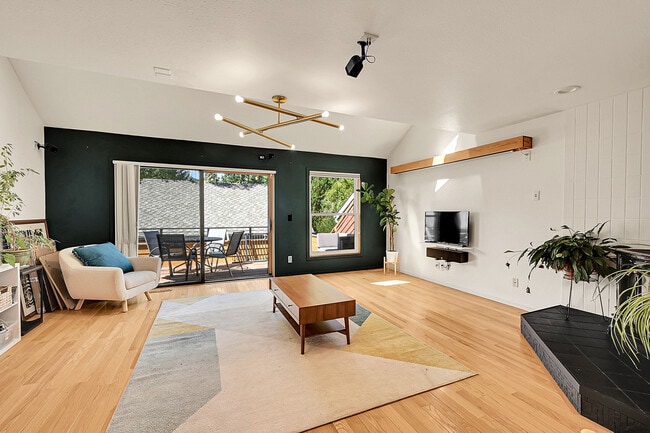 Photo - 3644 Hazelwood Ct