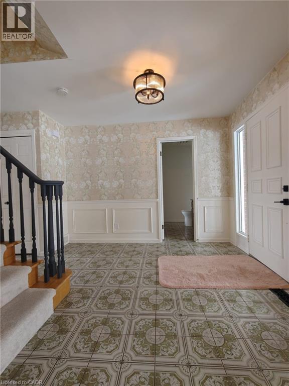 Photo - 362 Pommel Gate Crescent