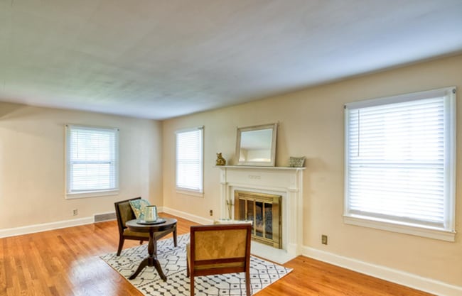 Photo - 2418 Manchester Rd