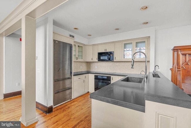 Building Photo - 3849 Terrace St Unit H Rental