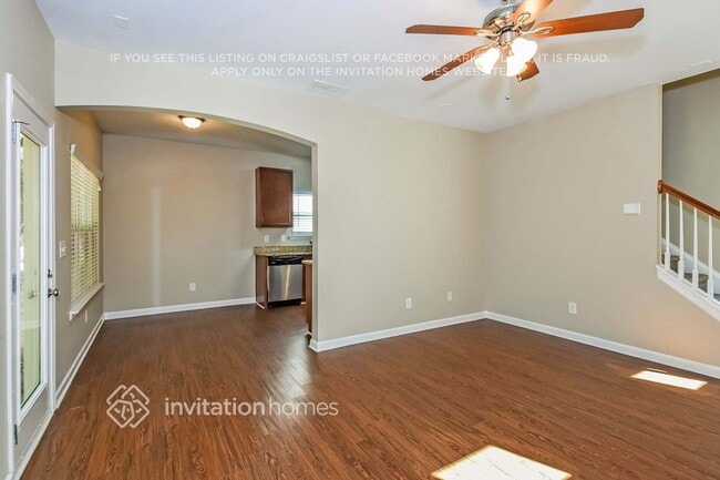 Photo - 483 Lobdale Falls Dr House