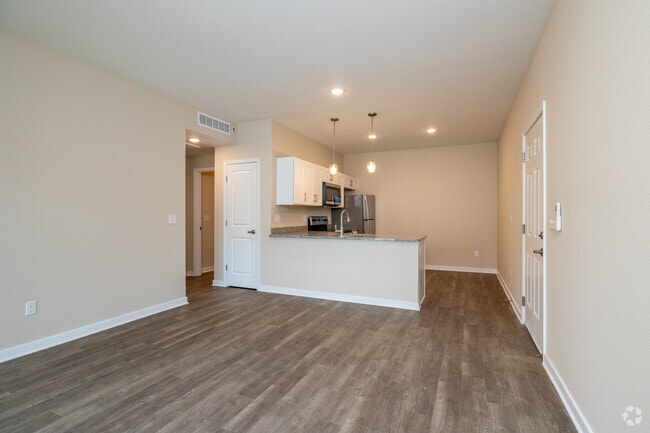 1BR, 1BA - 687 SF