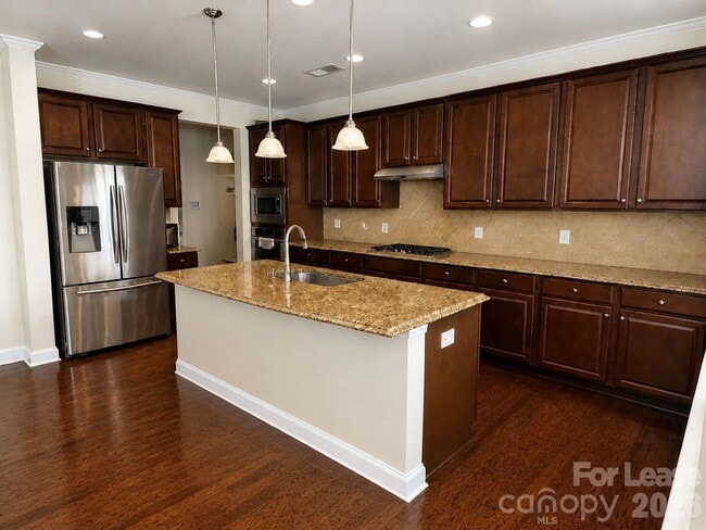 Photo - 137 Glade Vly Ave