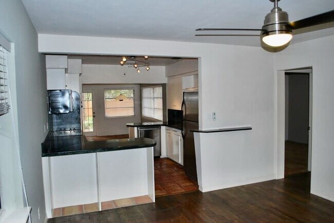 Photo - 111 S Lawsona Blvd