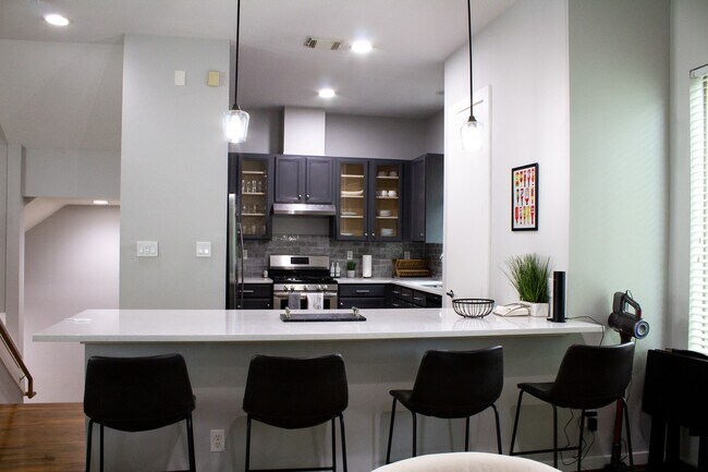 Photo - 1138 Patterson St
