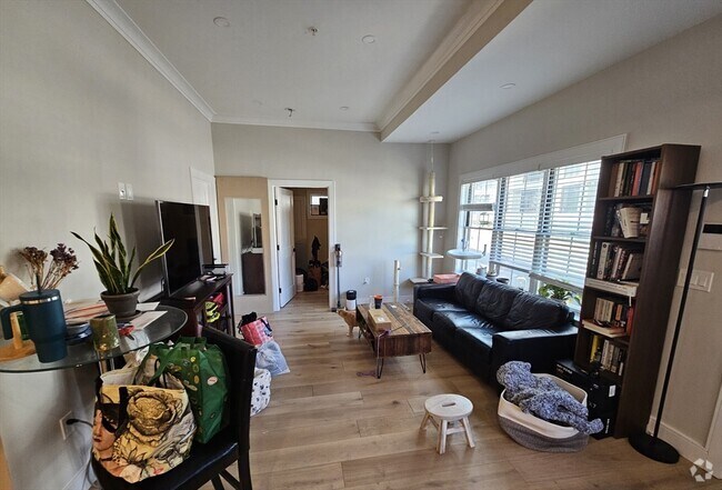 Building Photo - 9 Everett St Unit 1 Rental