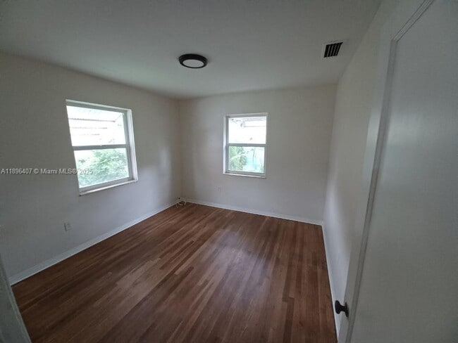 Photo - 3670 SW 20th St