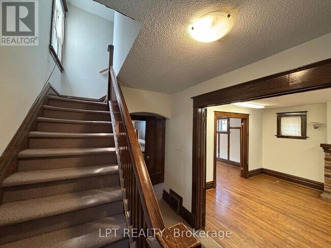 Photo - 322 Waverley St