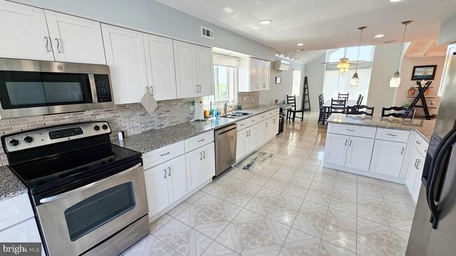Photo - 702 Newell Ave