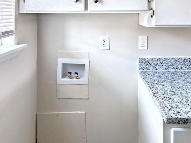 Photo - 7736 Rugby Ave Unit B