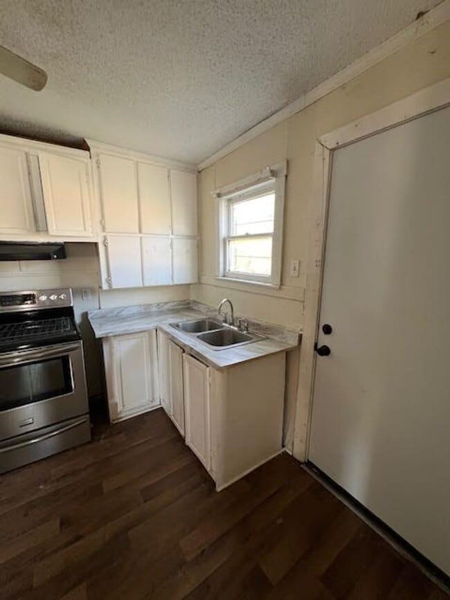 Photo - 1140 Faulkner Ln