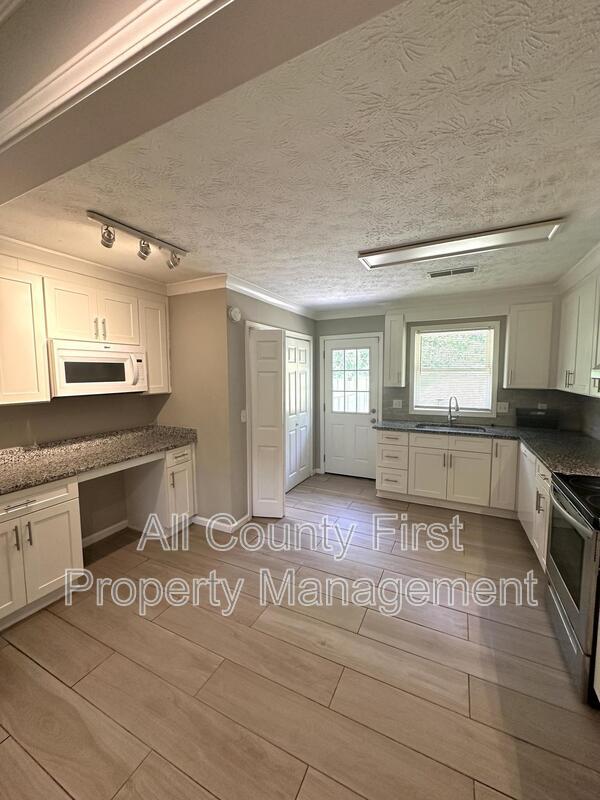 26 Paige St