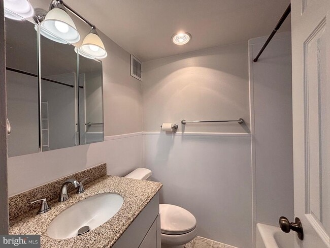 Photo - 5340 Holmes Run Pkwy Unit 1003