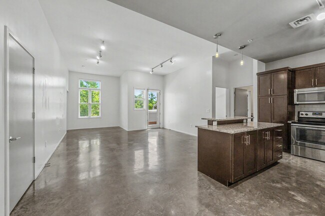 2100 Acklen Flats