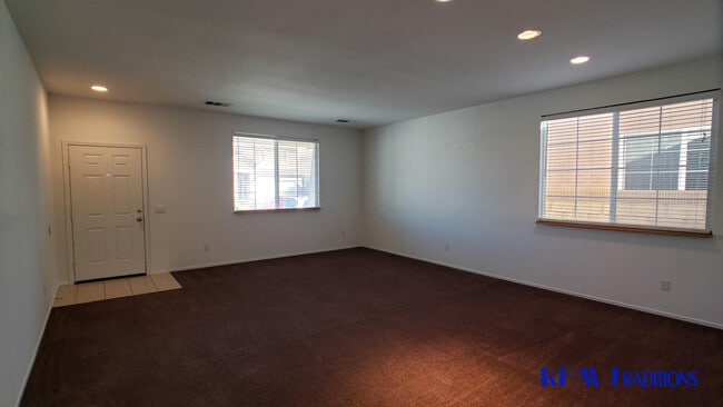 Photo - 3048 W Lingard St