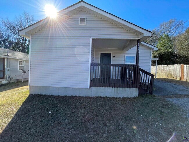 Photo - 1235 Boone St