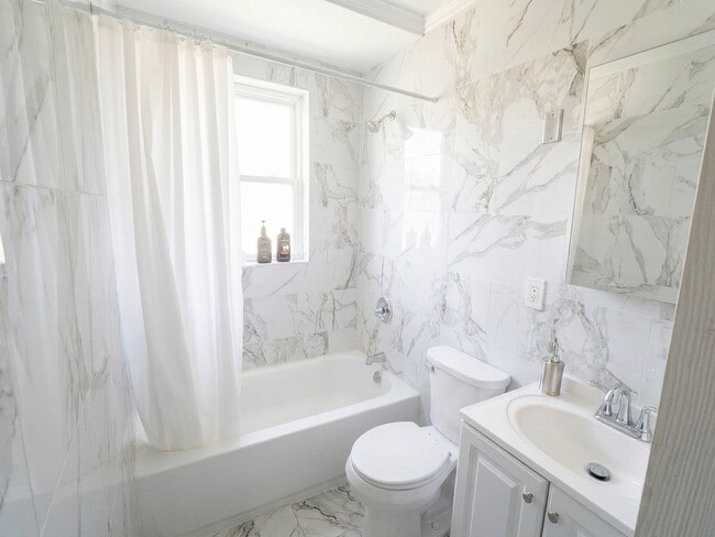 Photo - 31 Grote St Unit 1