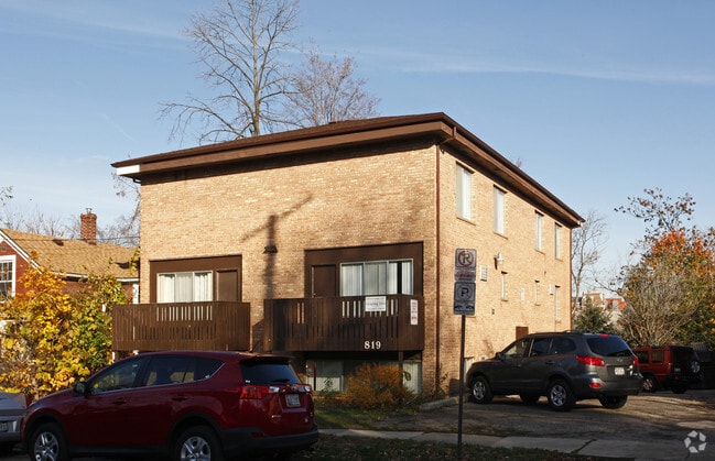 Building Photo - 819 Brown St Rental