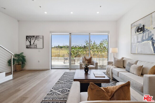 Photo - 957 Figueroa Terrace Unit 310