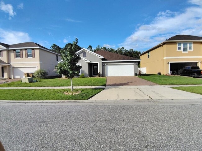 Building Photo - 2213 Waukegan Dr
