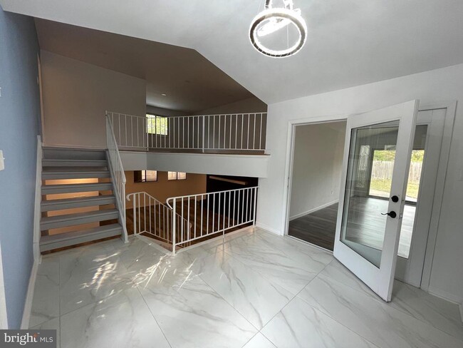 802 Salem Ct