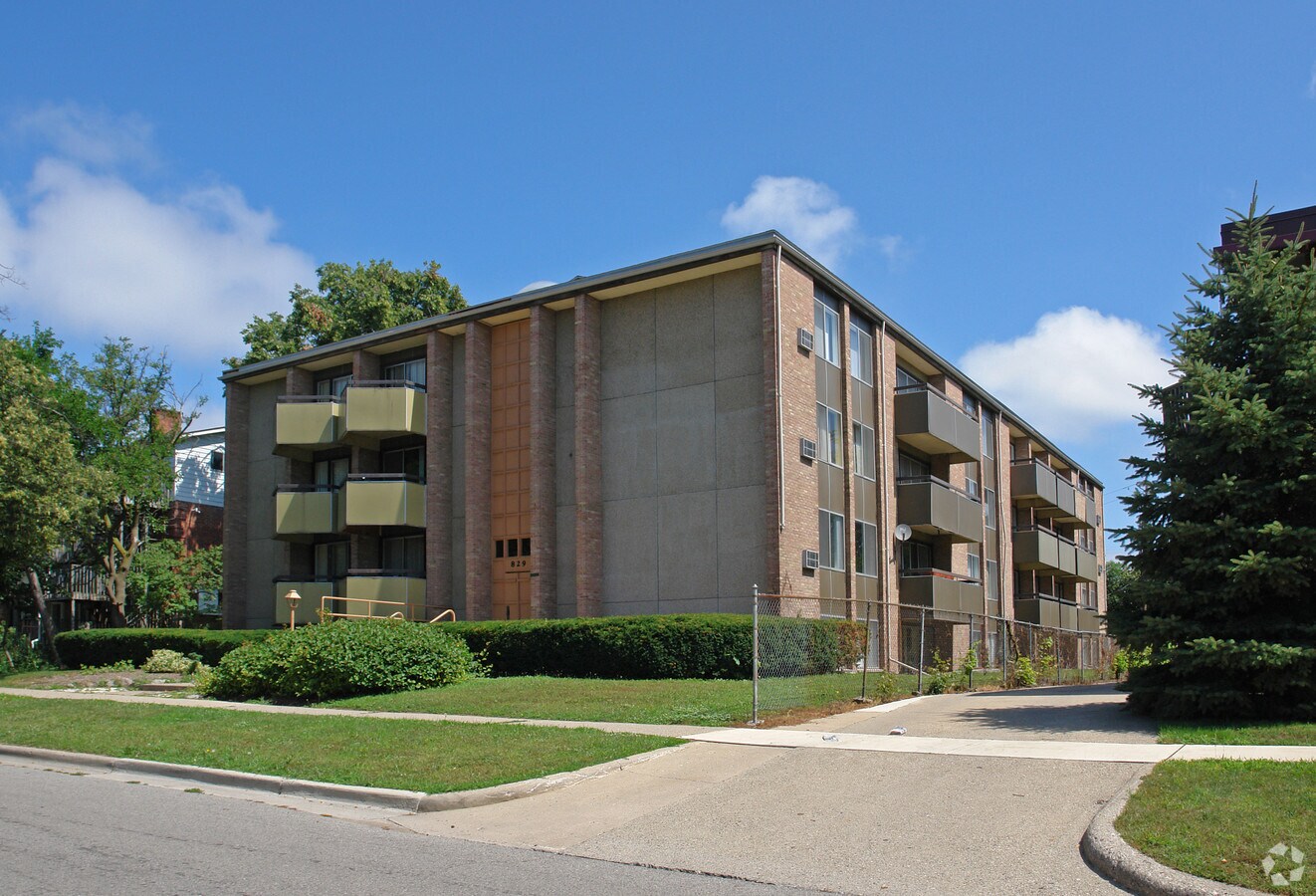 829 Tappan Ave - Heritage House