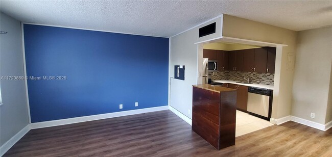 Photo - 1400 NE 54th St Condominio Unidad 106