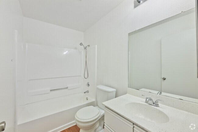 2BR, 2BA - 980SF - Second Bathroom