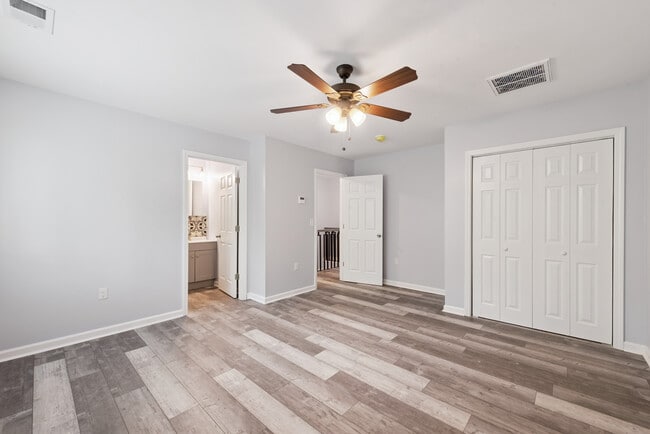 Photo - 305 N Graham St