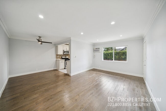 Photo - 7571 Willoughby Ave Unidad 2