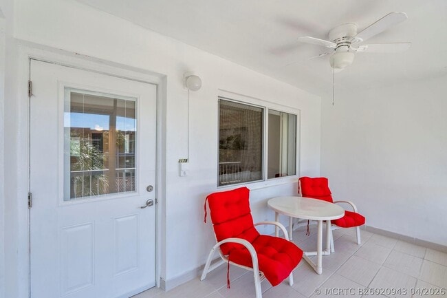 Building Photo - 581 Blue Heron Dr Unit 317-b